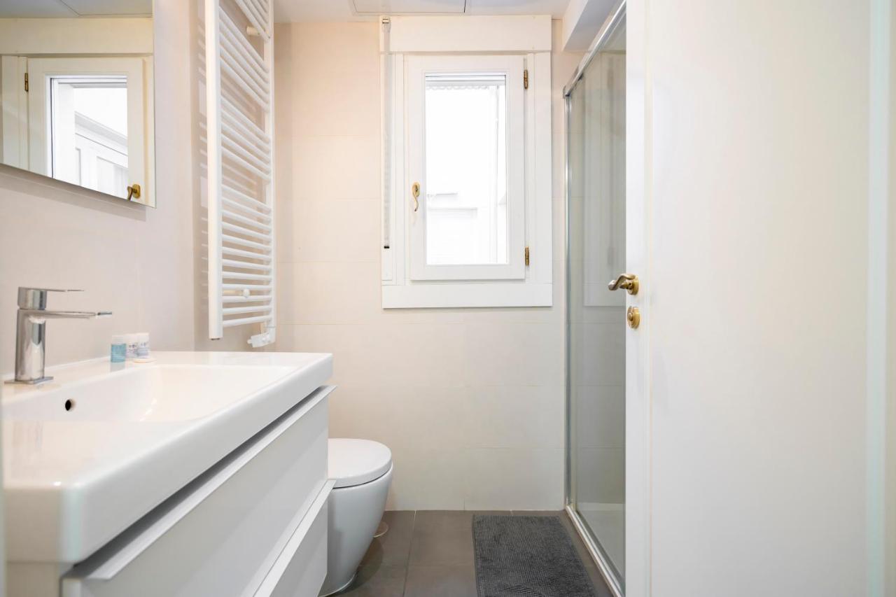 For You Rentals Brand New Apartment At Madrid City Center Wifi Ato55 Exterior photo